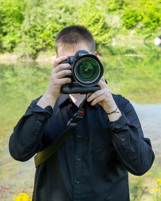 Choosing Props for Your Photo Session (Without Overthinking It!)